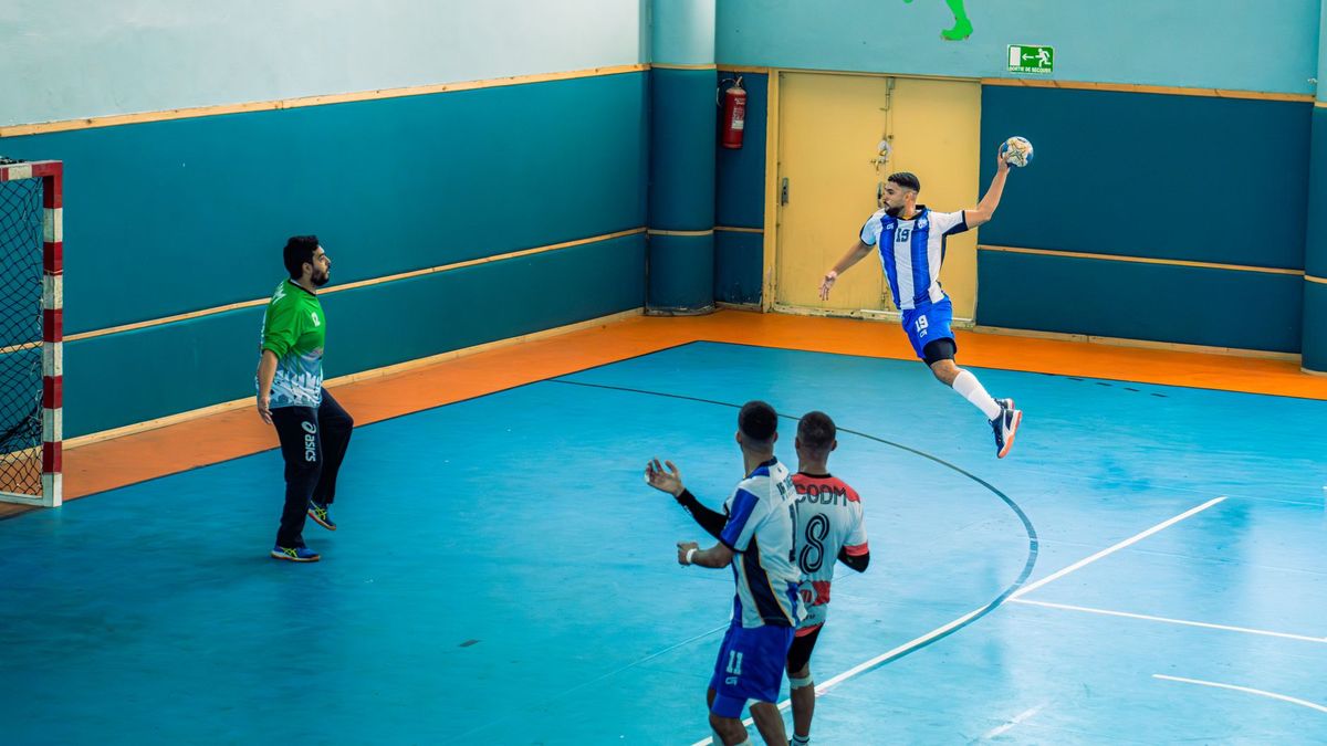 Al-Harbi calls time on 28-year handball career