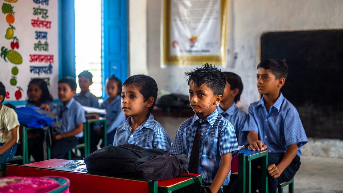 പാഠപുസ്തകങ്ങളിൽ 'കാവിവൽക്കരണ' ഭീതി; NCERT സമിതി പുനഃസംഘടിപ്പിച്ചു, 20 അംഗങ്ങളിൽ 4പേർക്ക് RSS ബന്ധം
