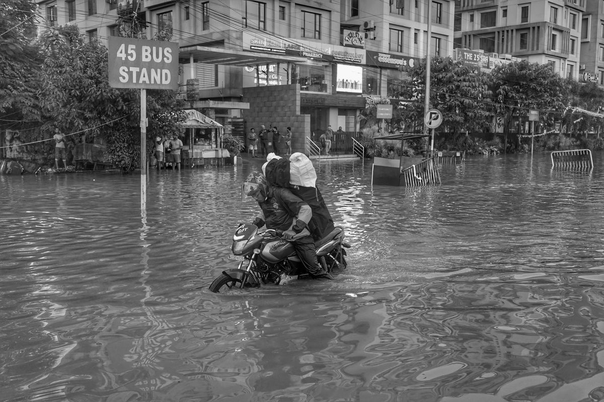सुर्खियां: पहाड़ से मैदान तक आफत की बारिश, 12 से अधिक राज्यों में अलर्ट; ट्रंप बोले- जंग लंबी नहीं चलेगी