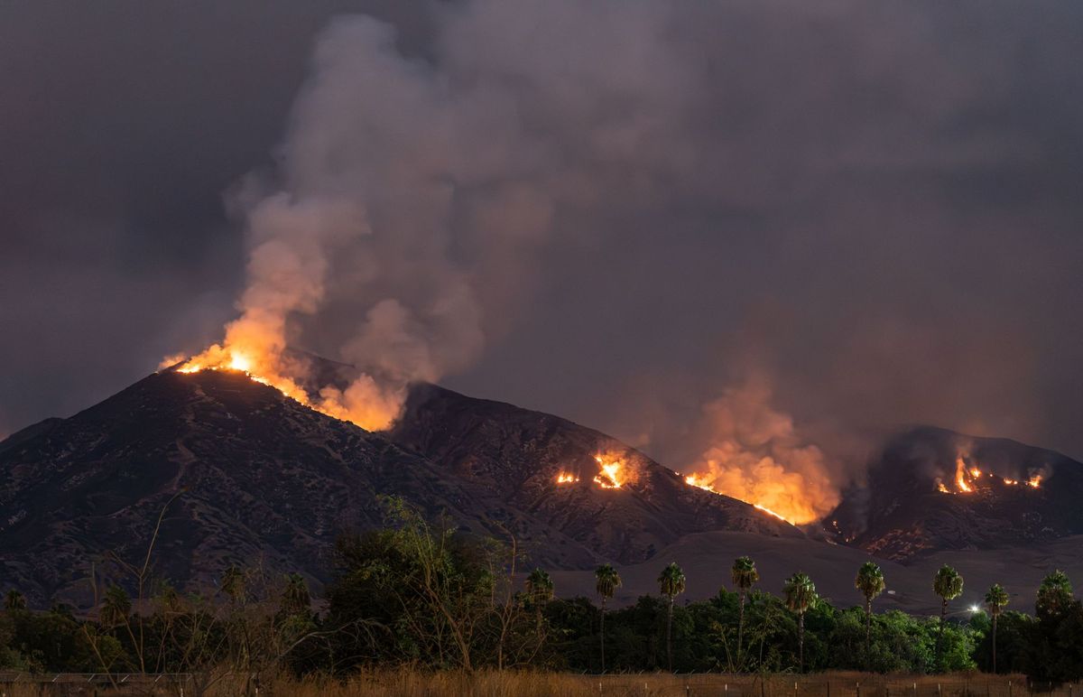Holser Fire Grows Rapidly Near Piru in California's Ventura County