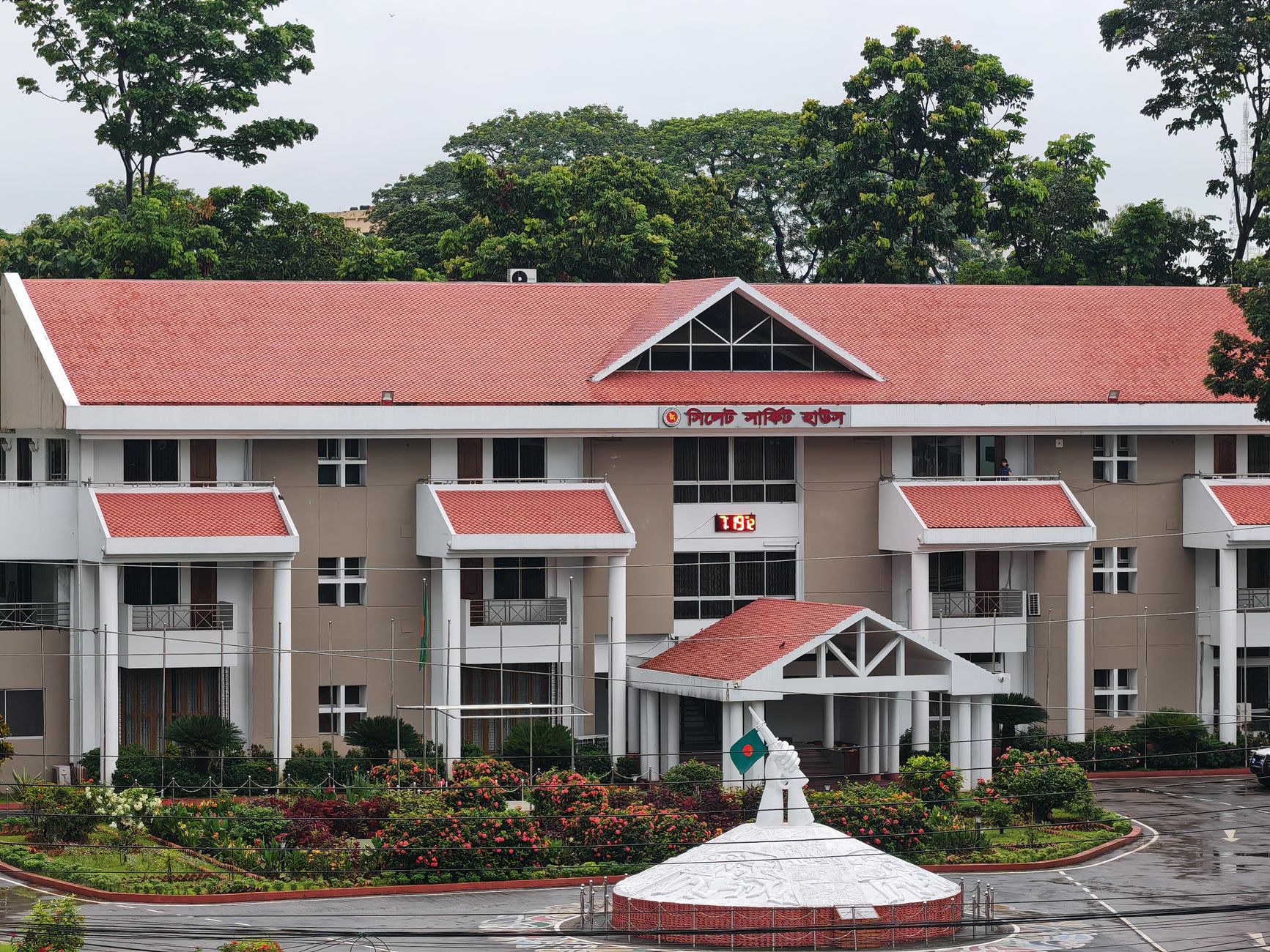 Bangladesh Embassy collects data from expats reporting UAE visa cancellations