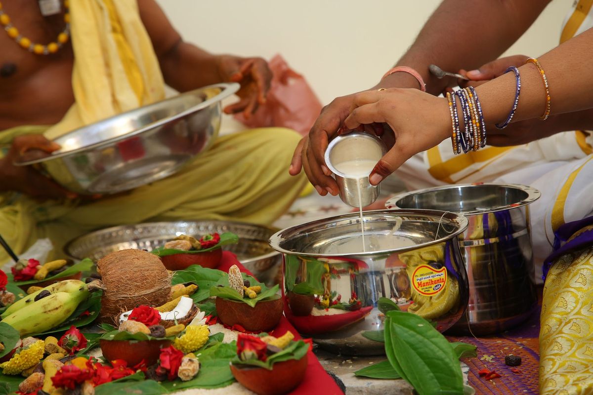 Pitru Paksha Daan: पितृ पक्ष में राशि के अनुसार करें इन चीजों का दान, पितरों का मिलेगा विशेष आशीर्वाद