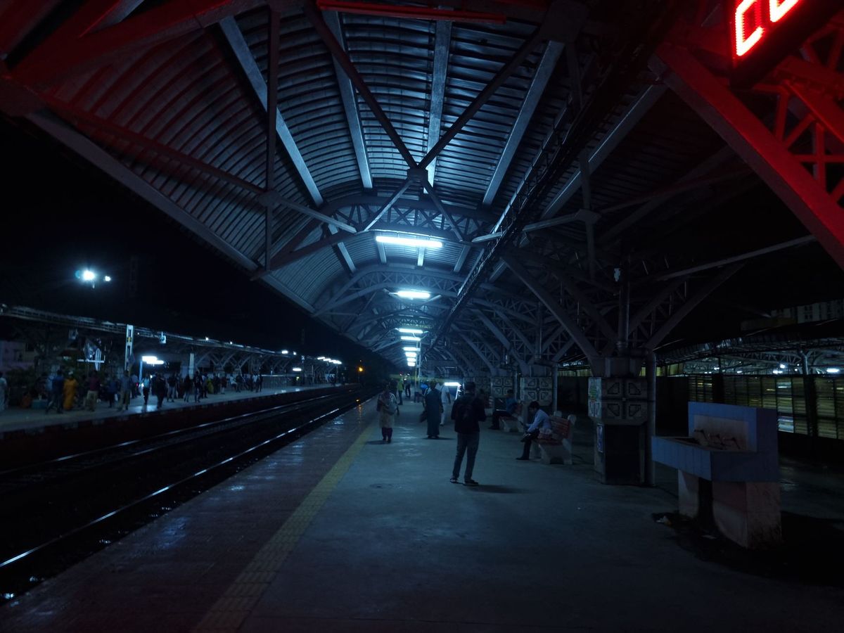 With more passenger trains and EMUs, Sealdah station daily footfall crosses a million passengers