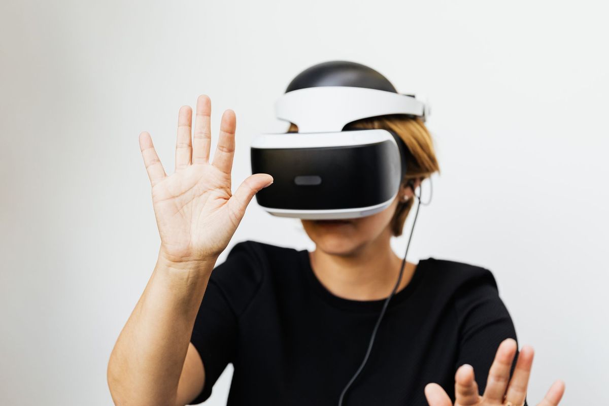 Meta Smart Glasses Face Privacy Backlash as Germany Files Complaint and UK Courts Impose Ban
