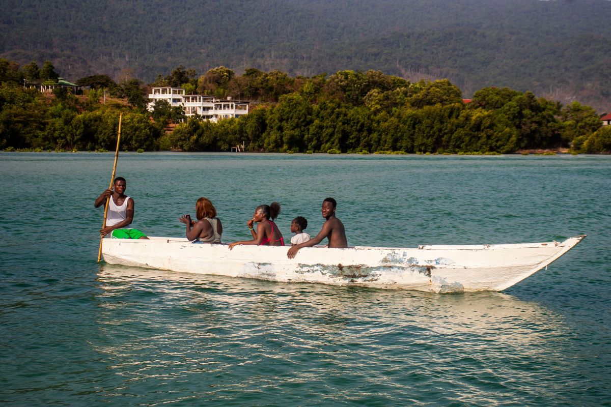 DR Congo river boat under quarantine for Ebola after five deaths