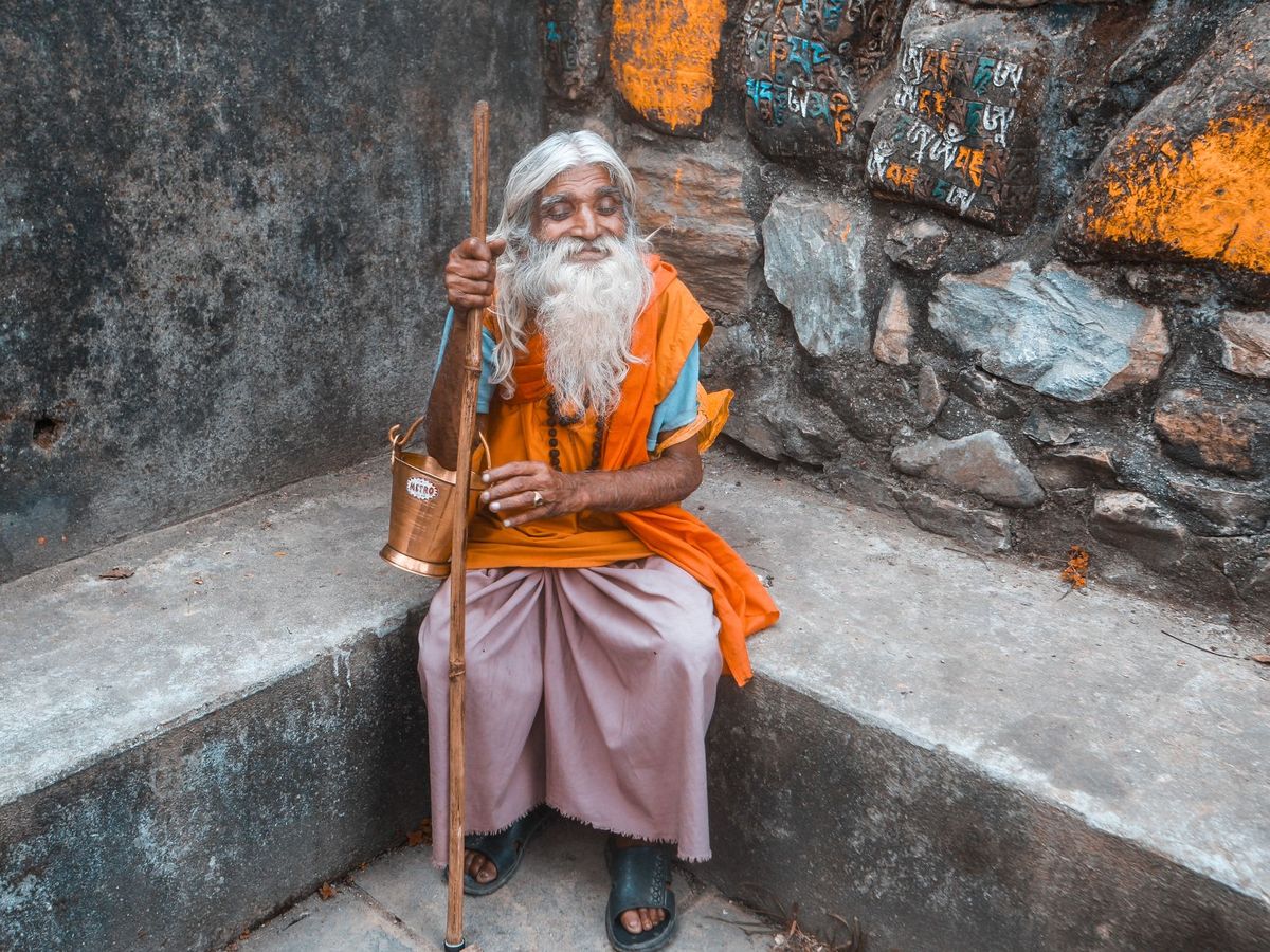 Chanakya Niti : પૈસાથી લઈને ભવિષ્યના પ્લાનિંગ સુધી, મહિલાઓએ આ 5 વાતો હંમેશા ગુપ્ત રાખવી જોઈએ