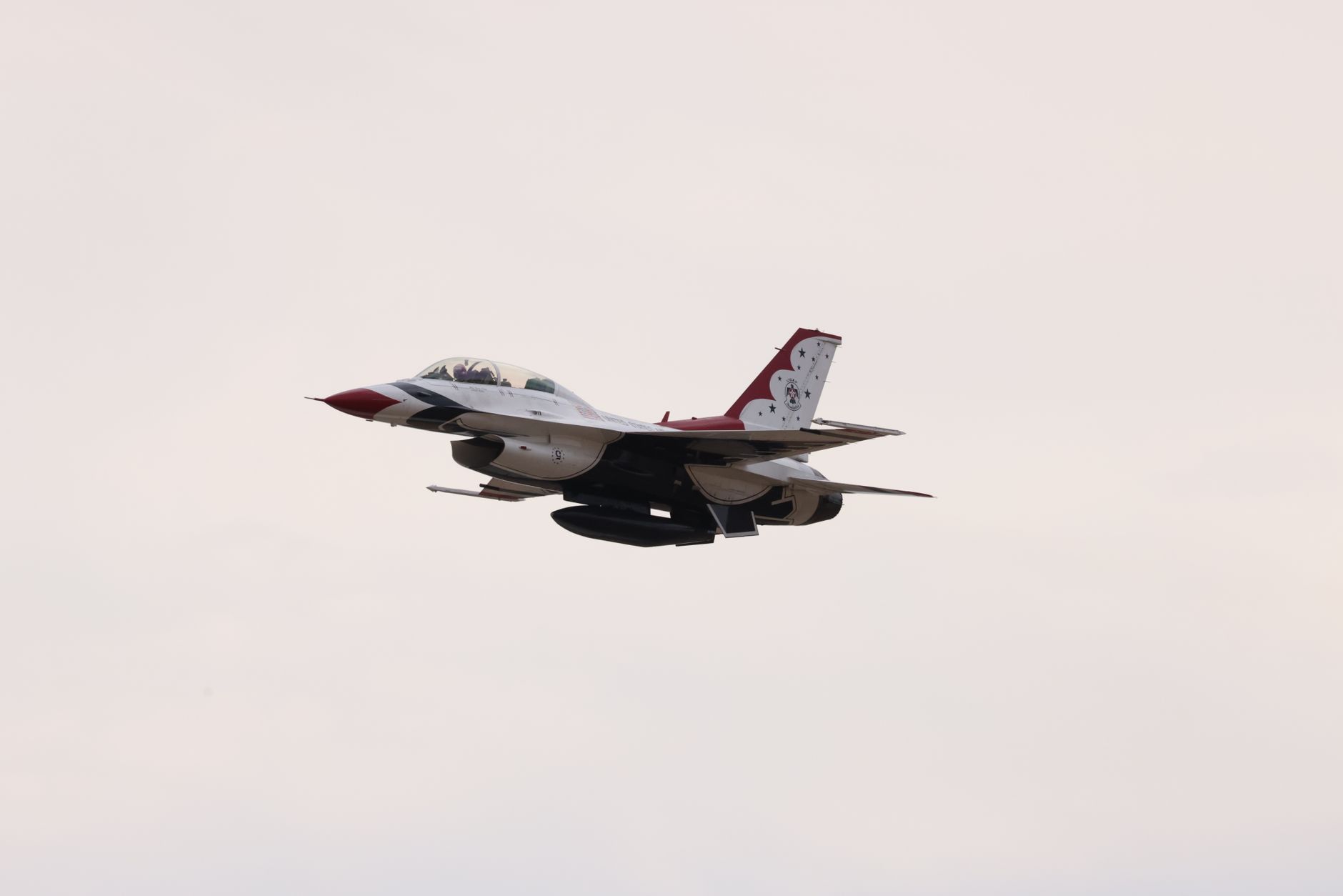 US resumes air strikes on Iran after missile attack on American base in Jordan