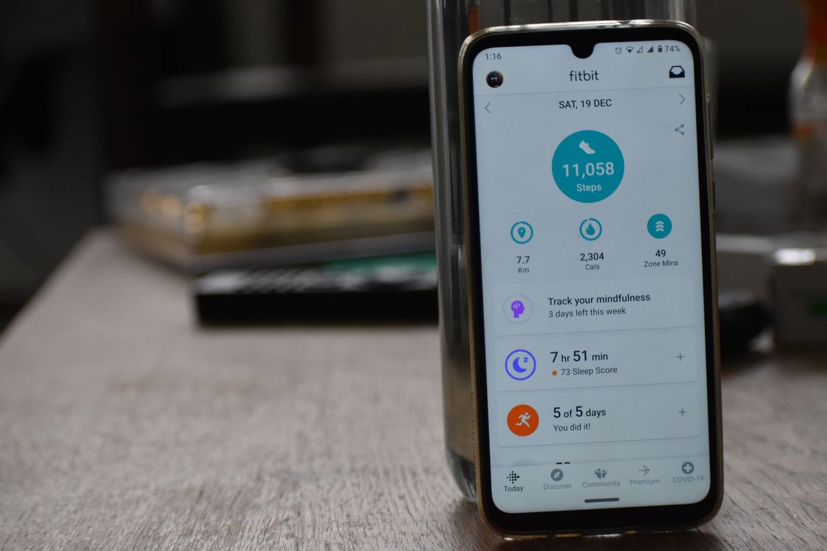 ‘Fitbit Edge’ leaks as Google’s next fitness tracker with ‘Apps’ & ‘Notifications’