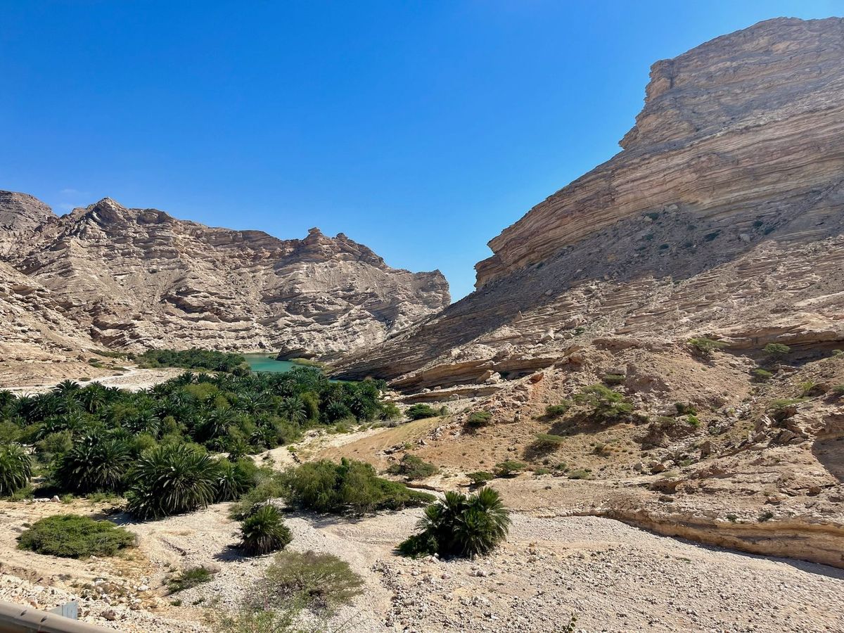 Ministry of Heritage and Tourism commends citizen for meteorite discovery in Dhofar