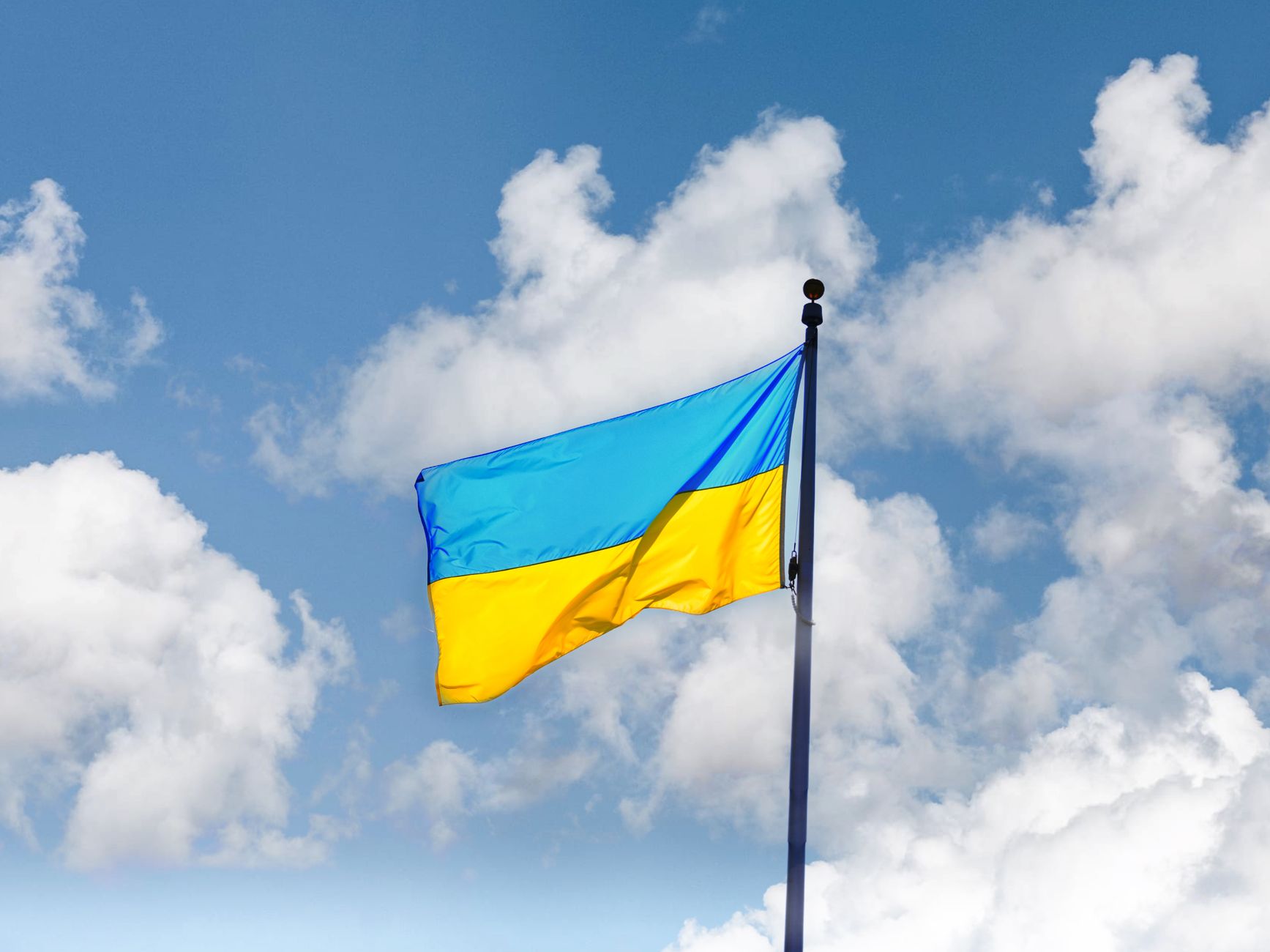 Ukrainian Authorities: 1 Killed, 20 Injured in Russian Attack on Kherson