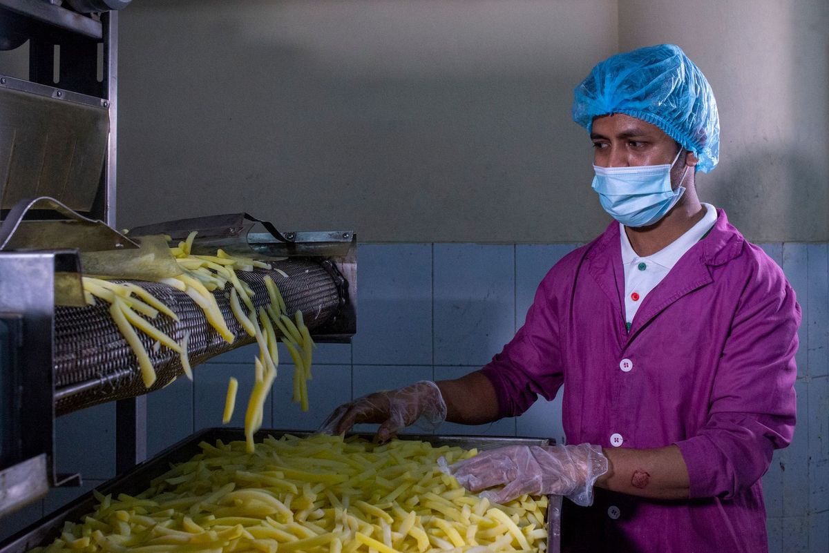 Mubarak Al-Kabeer Crackdown: Unfit Food Seized, 8 Violations Recorded