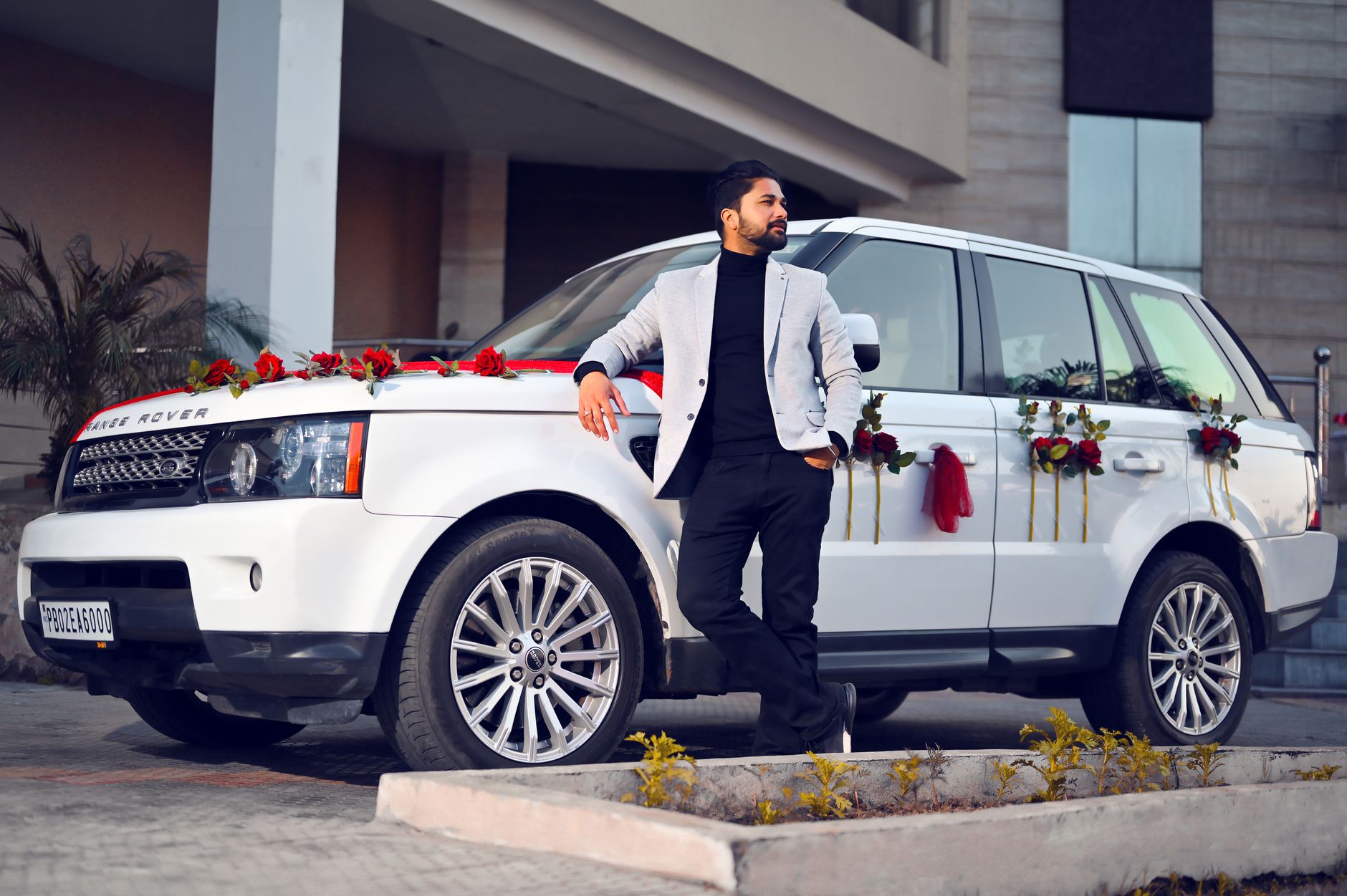 Palestinian police arrest beggar found driving $163,500 Range Rover