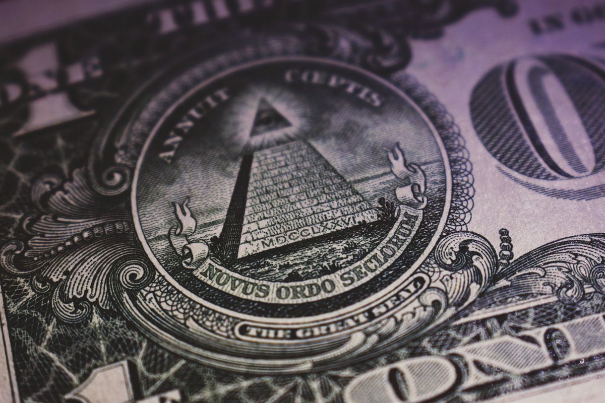 Dollar hits 7-week high after interest rate hike