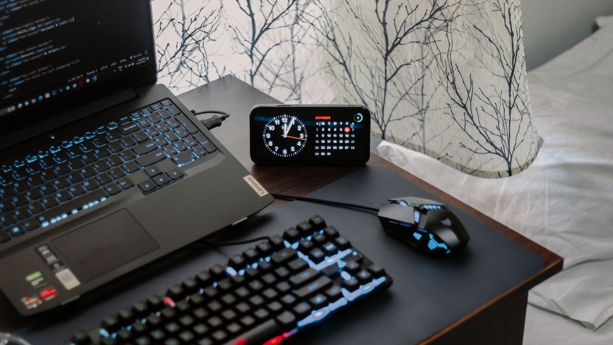 Amazon slashes the Razer Huntsman Mini to $69, beating its Prime Day price