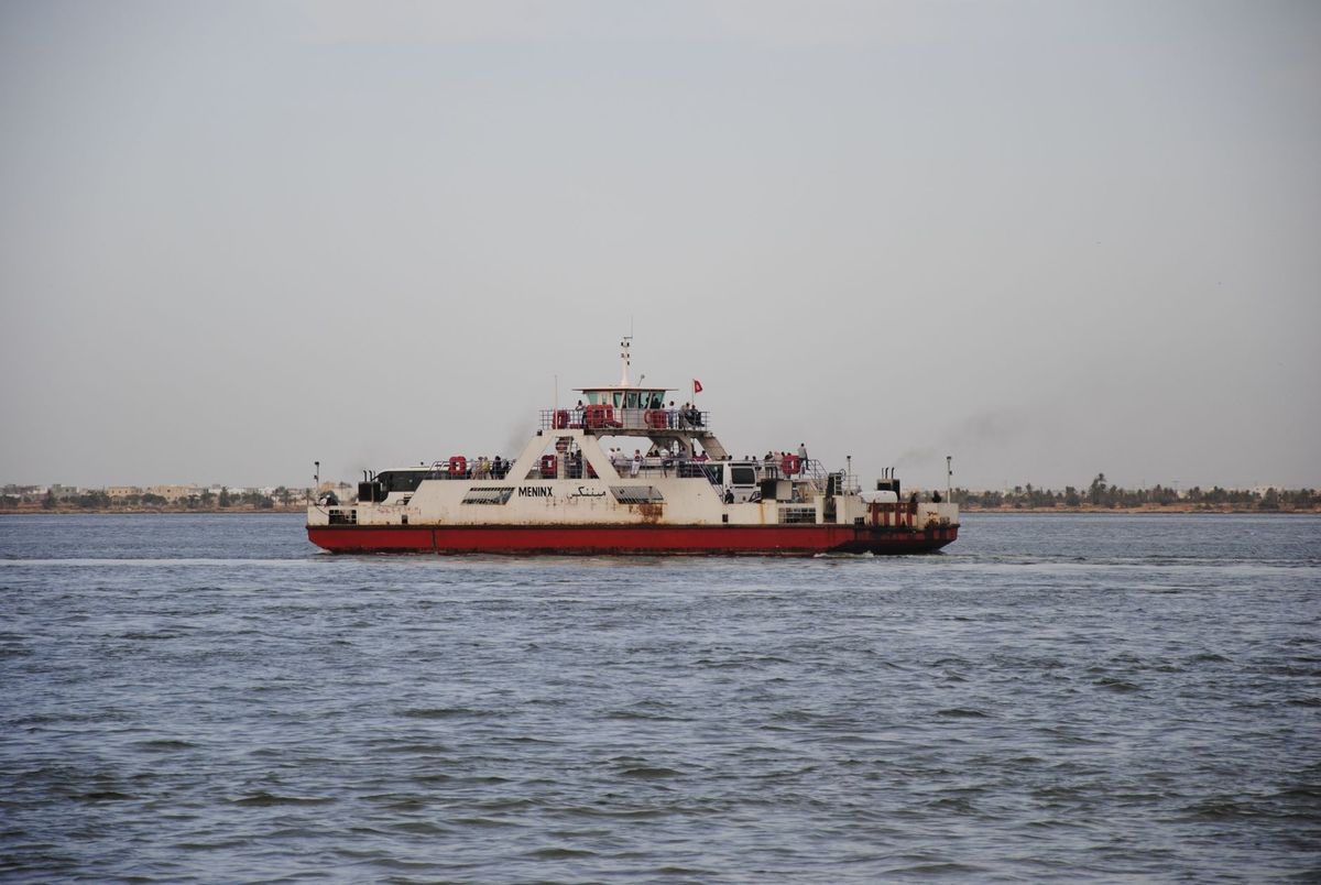 Yemenis flee across Red Sea as Houthis and Saudi-backed forces escalate war