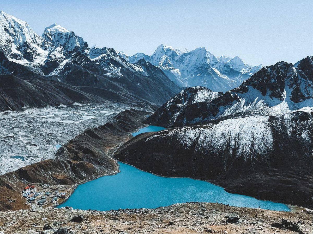 लद्दाख में नेपाल जैसी बाढ़ का खतरा:ग्लेशियर झील से रिसाव हो रहा, दबाव बढ़ा तो झील को तोड़कर पानी निकालेंगे