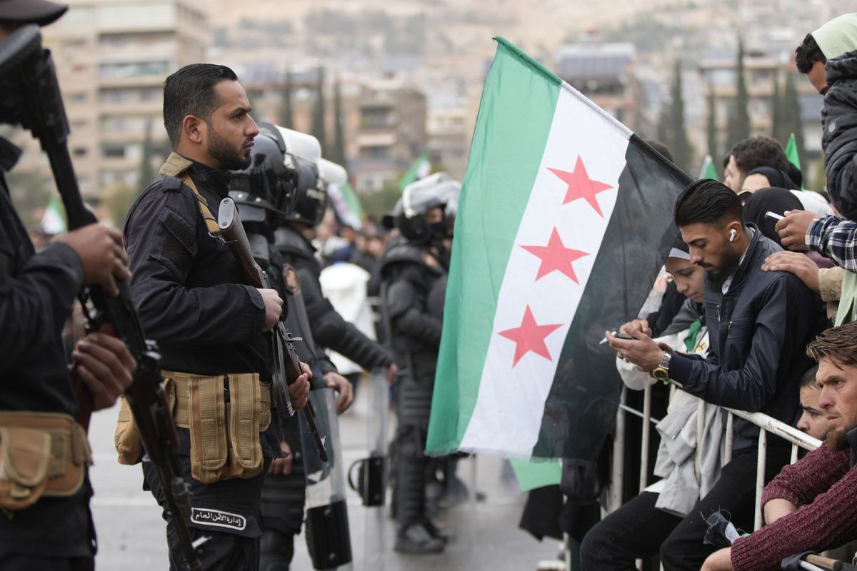 Explosive Device Detonates on Bus in Damascus Countryside, Injuring Six Security Personnel