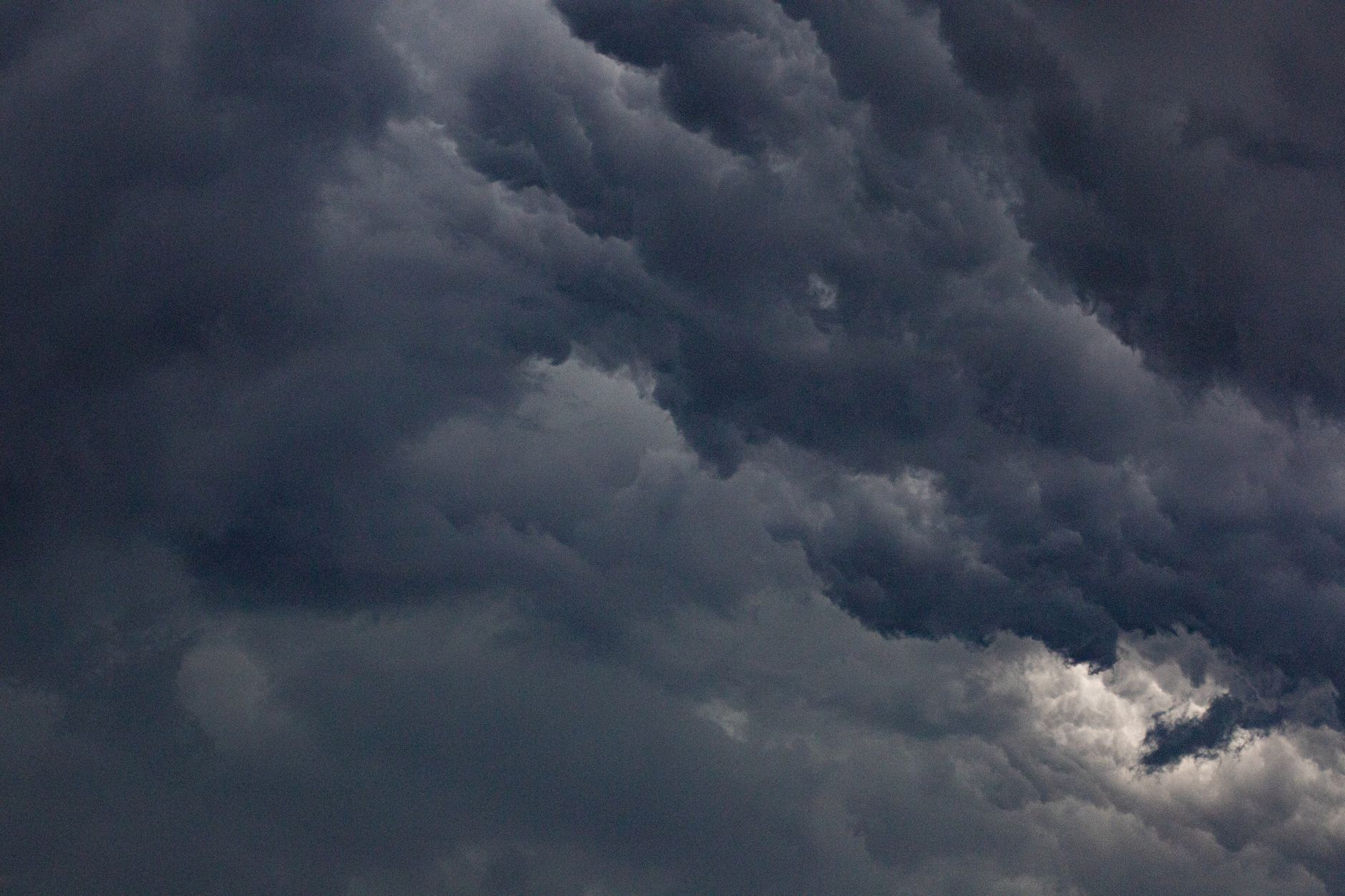 UAE issues safety alert as rain, thunderstorms and strong winds forecast