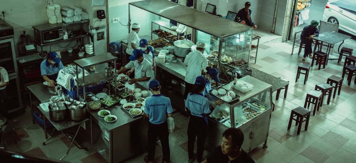 Portable cameras to document restaurant violations and food safety breaches
