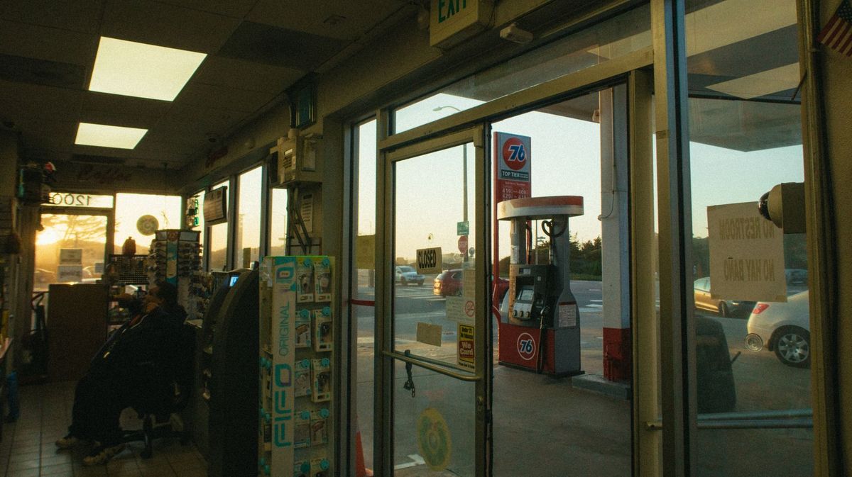 US father and son arrested after 'gas station heroin' deaths