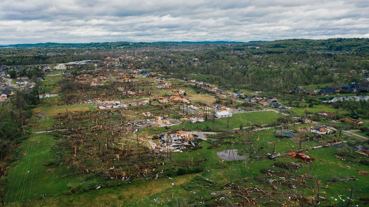 Moment tornado tears through southern France