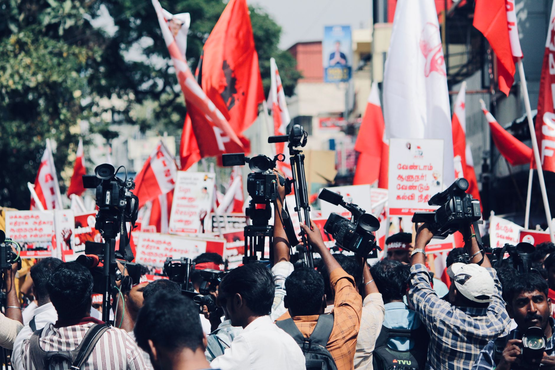 “கர்நாடகம் செல்லும் முடிவை முதலமைச்சர் விஜய் கைவிட வேண்டும்” – அன்புமணி வலியுறுத்தல்!
