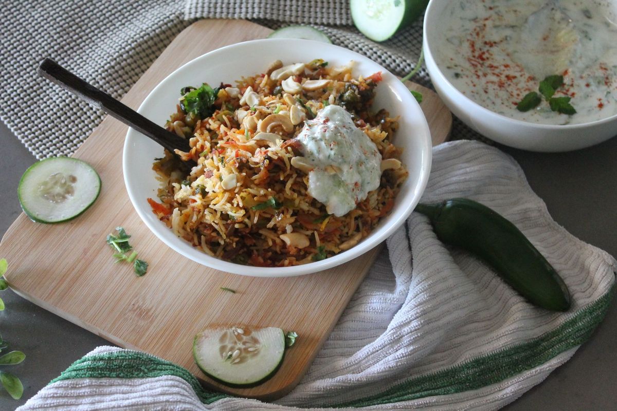 Hyderabadi Biryani: हैदराबादी वेज बिरयानी का टेस्ट घर पर पाएं! जानिए इसे तैयार करने का तरीका