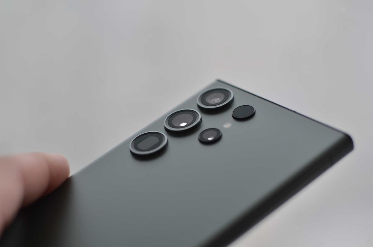 Samsung's Galaxy S27 series reportedly won't copy this upcoming iPhone feature